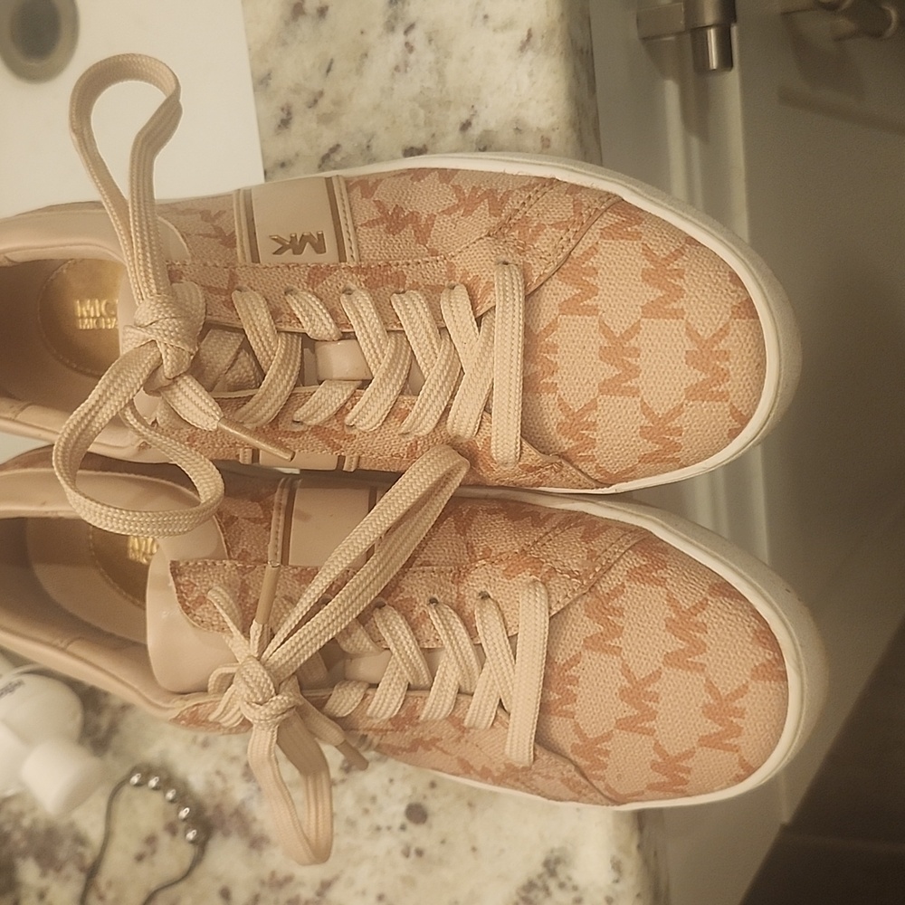 michael kors sneakers women Size 7